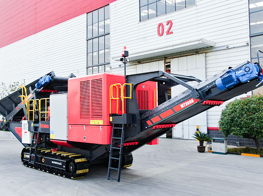 紅星履帶移動(dòng)破碎篩分站，行走的破碎制砂廠！無(wú)需基建，投資成本更低！